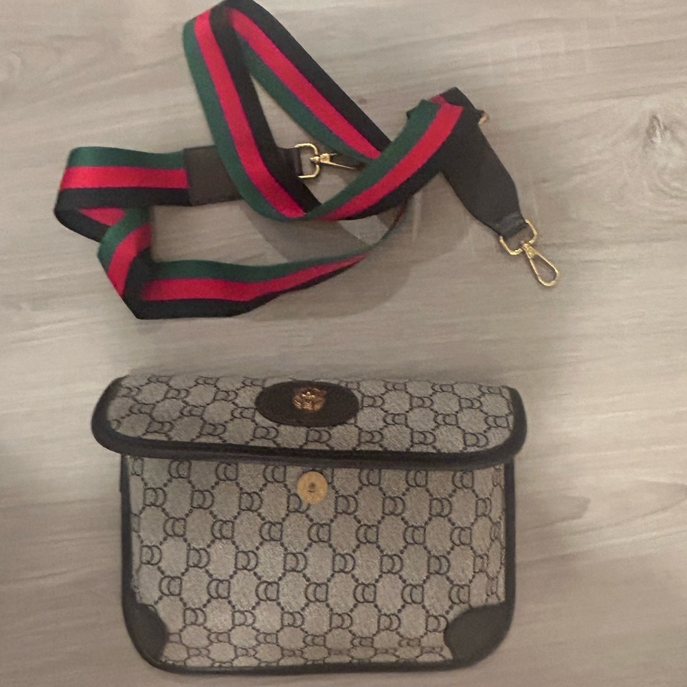 Fashion Monogram Clutch Crossbody with Brown Trim